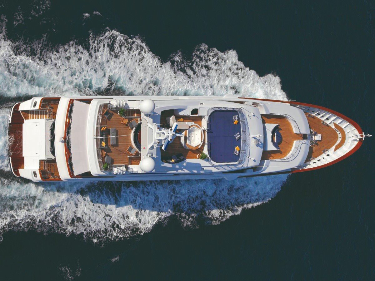 Luksusowy Jacht Golden Bay Series