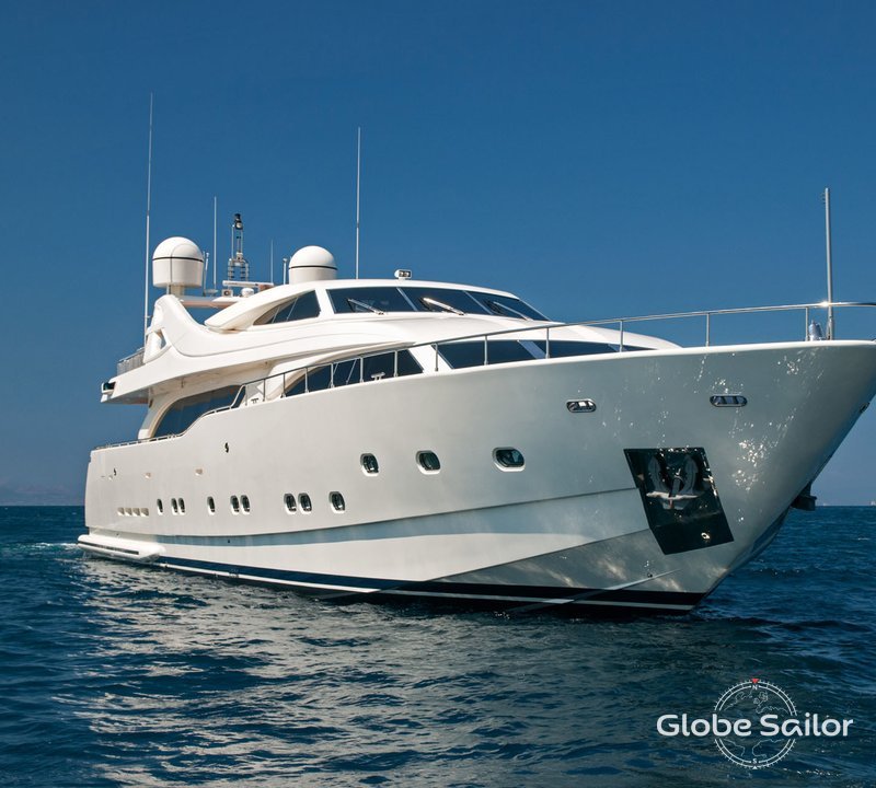 Luxury Yacht Whisper V