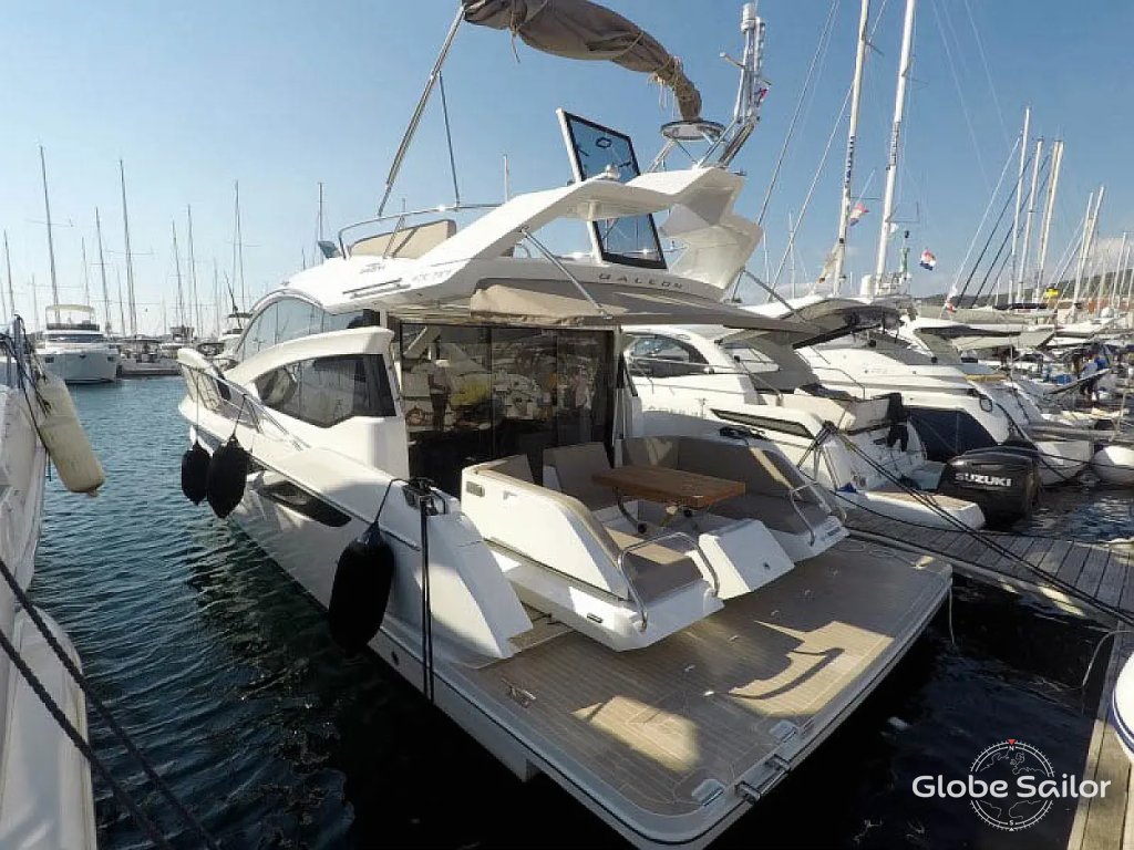 Barco a motor Galeon 430 Skydeck