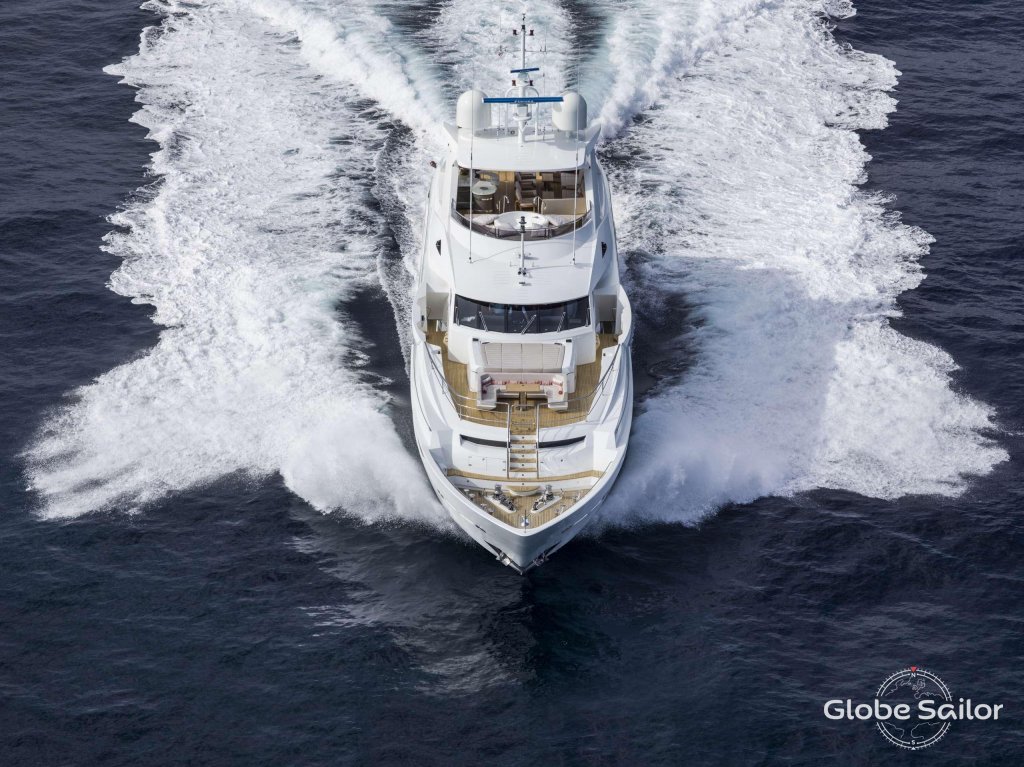 Luxury Yacht Sunseeker 131