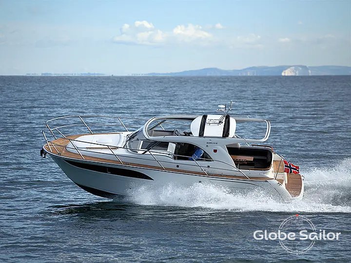 Barco a motor Marex 310 Sun Cruiser