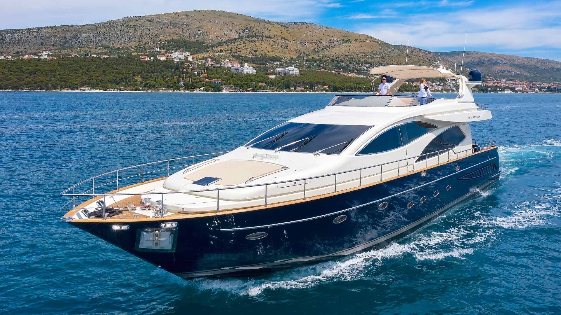 Yacht Riva Opera 85