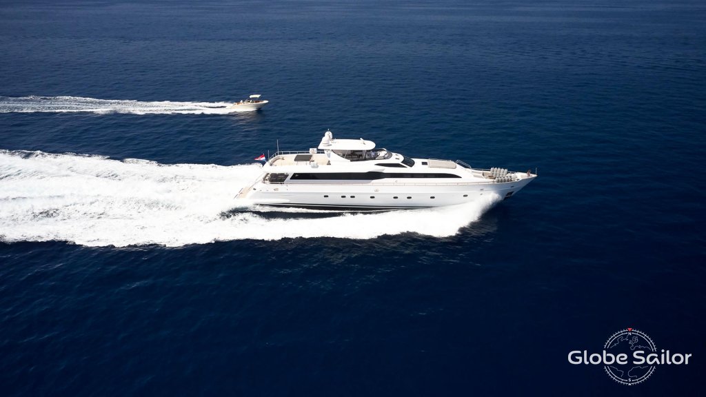 Luxury Yacht Tecnomar Nadara 35M