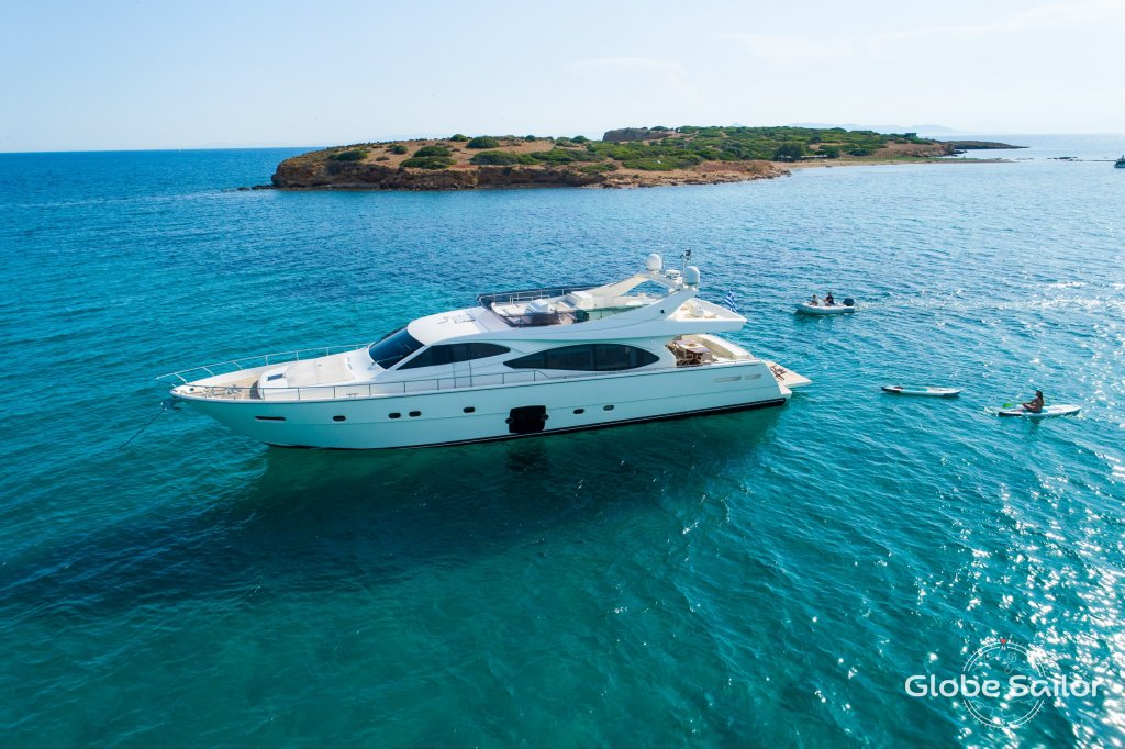 Luxury Yacht Ferretti 780