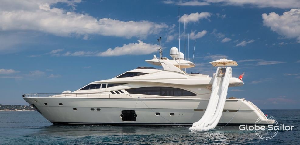 Luxury Yacht Ferretti 89
