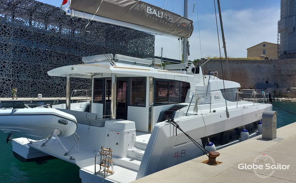 Catamarán Bali 4.8