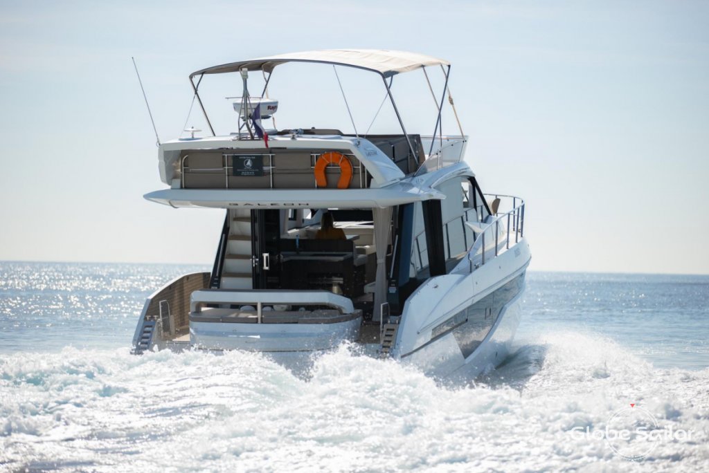 Barco a motor Galeon 460 Fly