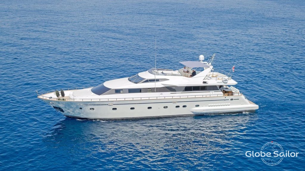 Luxury Yacht Falcon 92