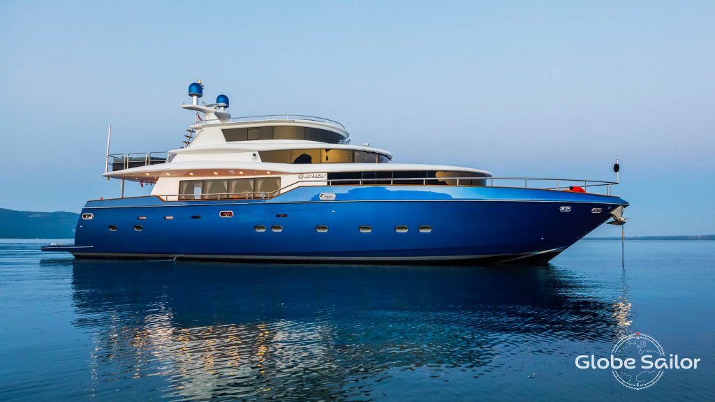 Luxury Yacht Johnson 87
