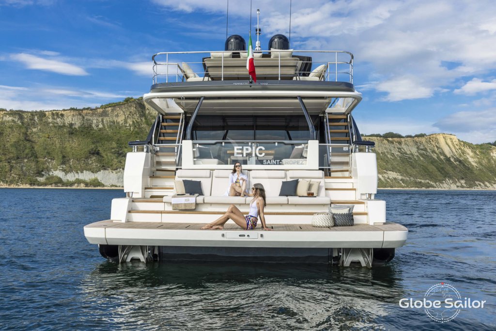 Luxury Yacht Ferretti 1000