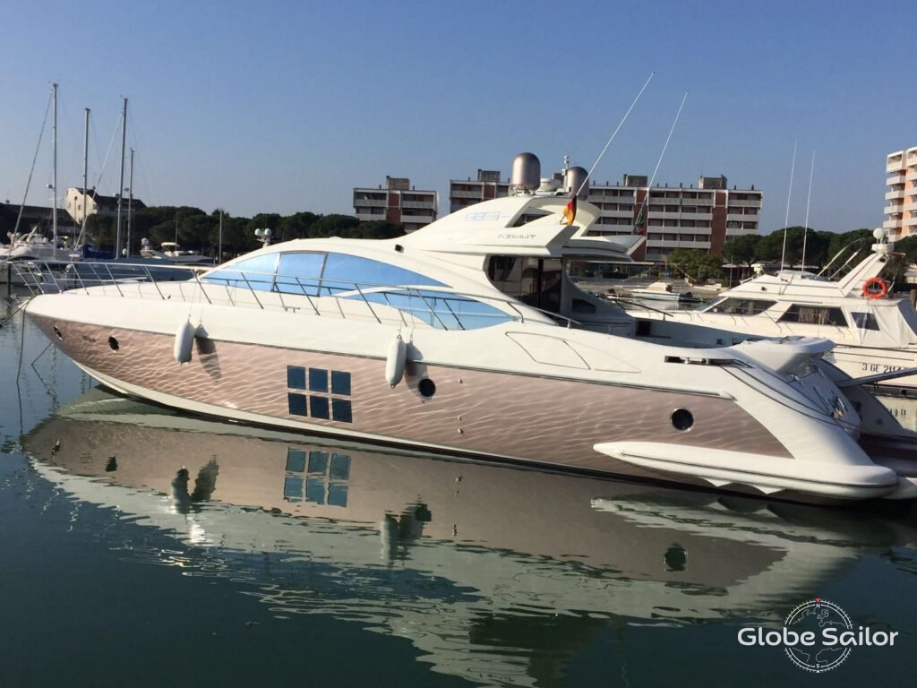 Luxury Yacht Azimut 68 S