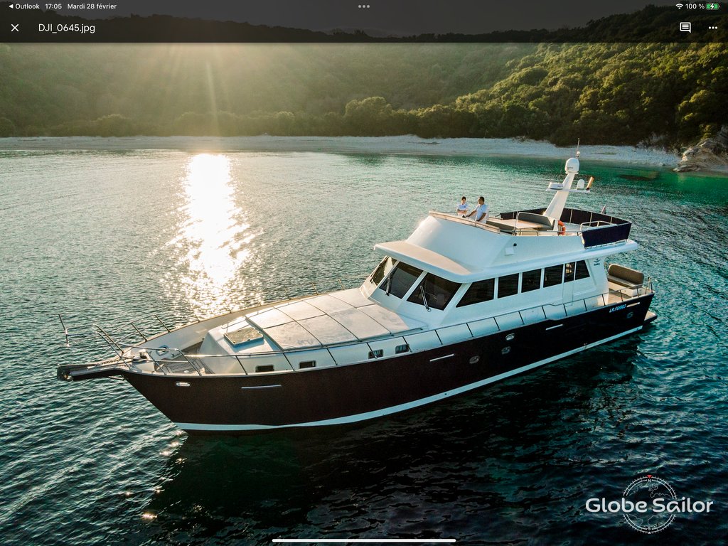 Luxury Yacht Alaska 72