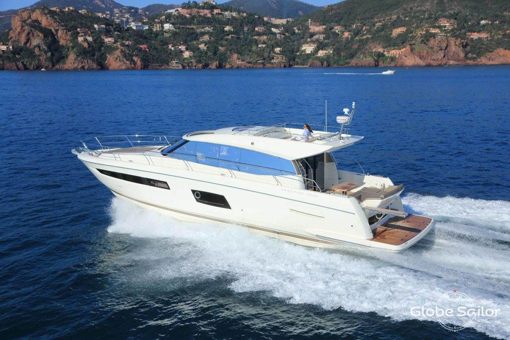 Motor boat Prestige 550 S