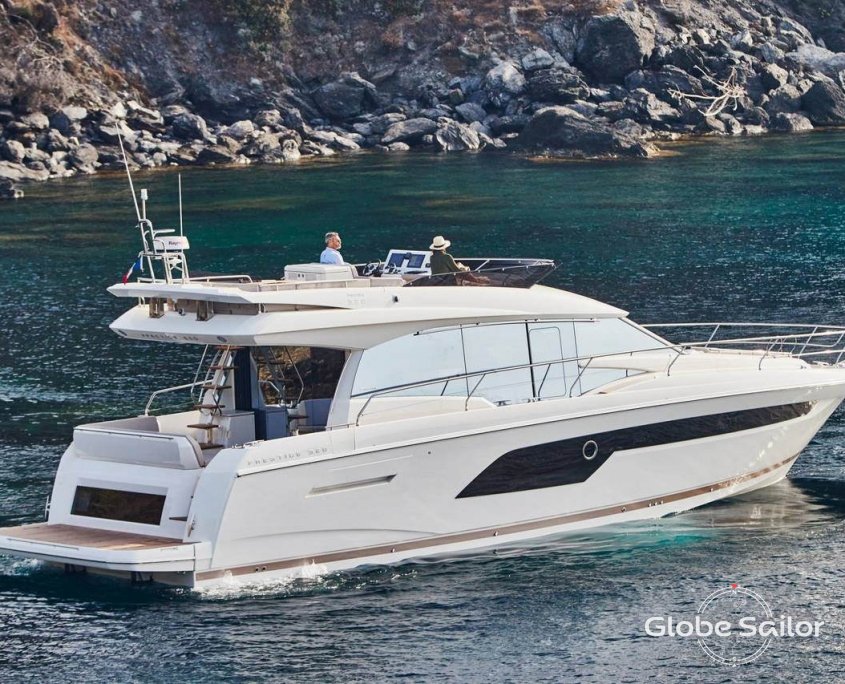 Motor boat Prestige 520