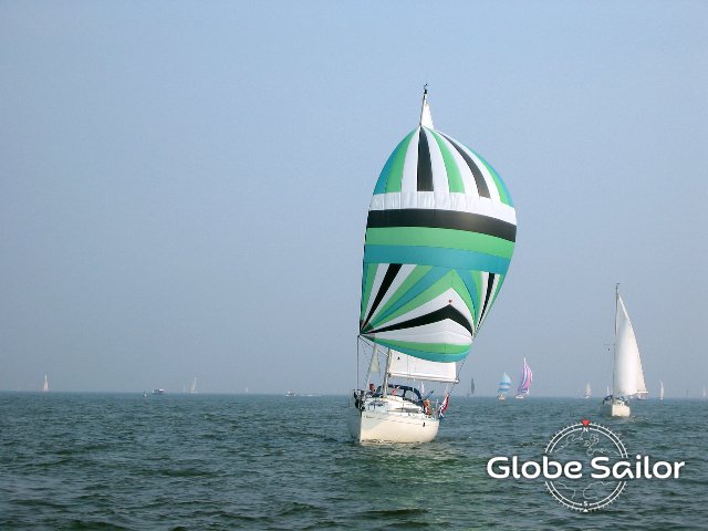 Sailboat First 285