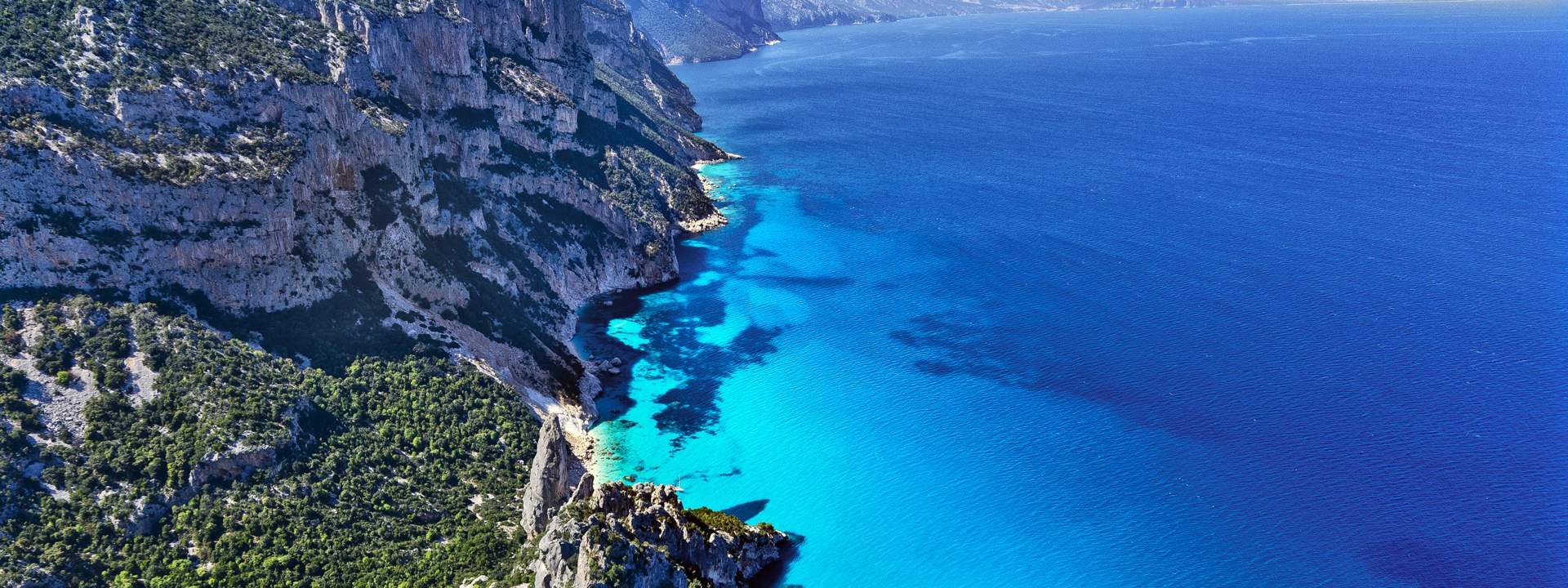 Les plus belles côtes sauvages de la Sardaigne en croisière randonnée