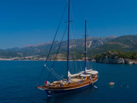 Cruise Montenegro aboard a gulet