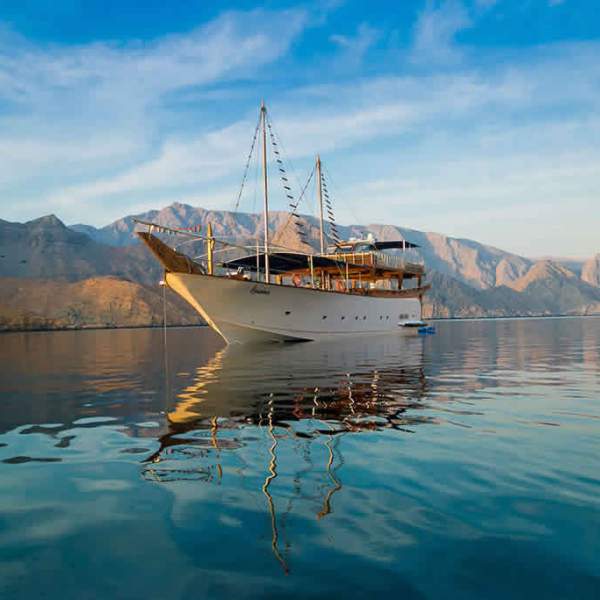 Photo Oman & the Strait of Hormuz in luxury yachts