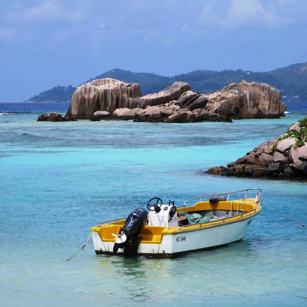 La Digue and its turquoise water