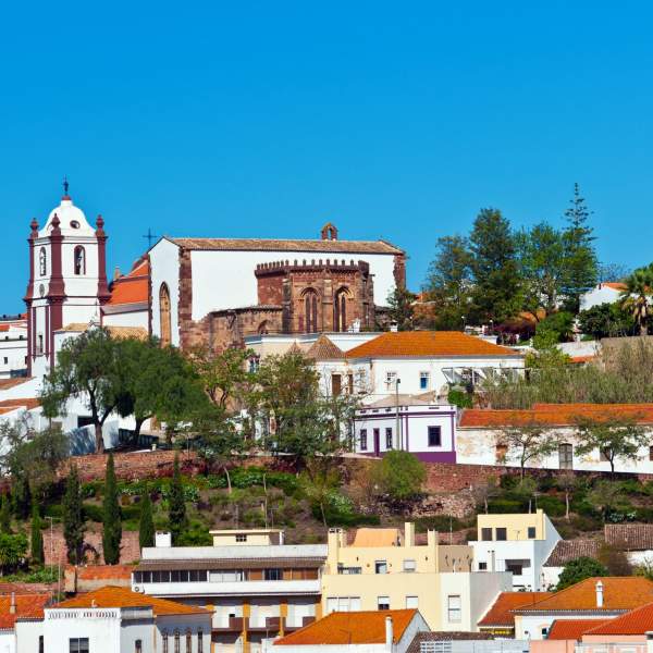 Visit the town of Silves and its church