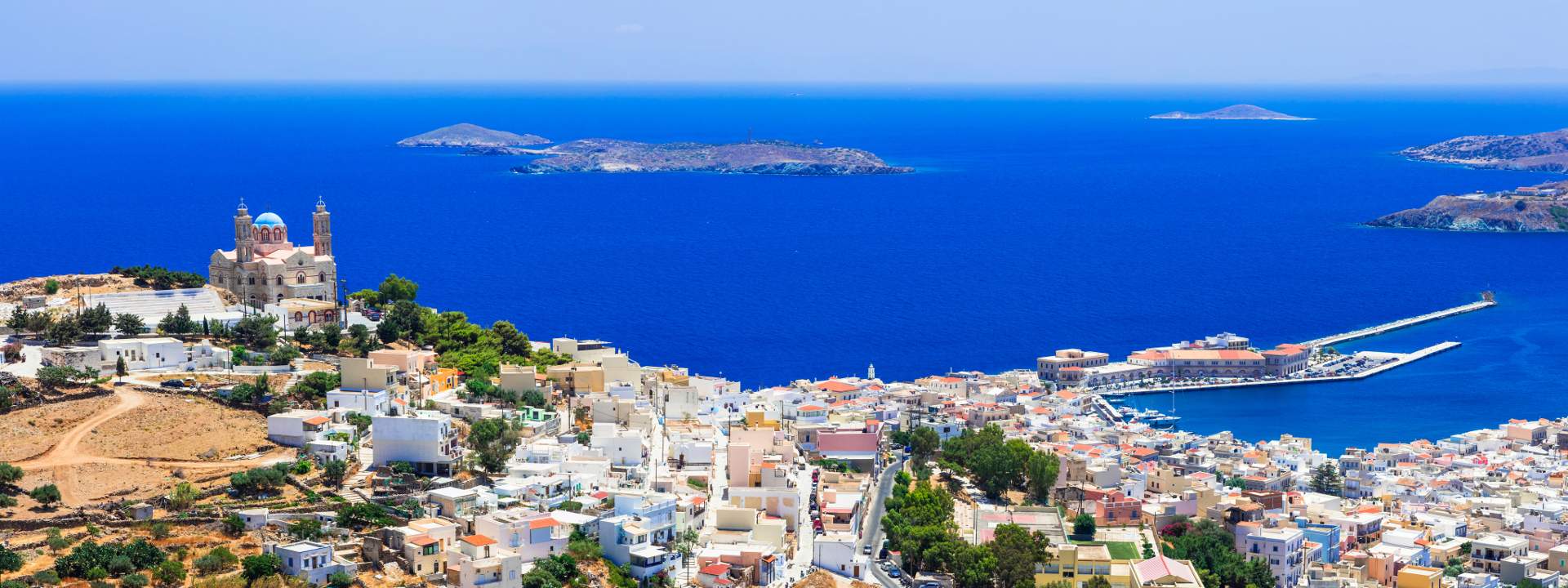 Explorez les plus belles îles des Cyclades en catamaran