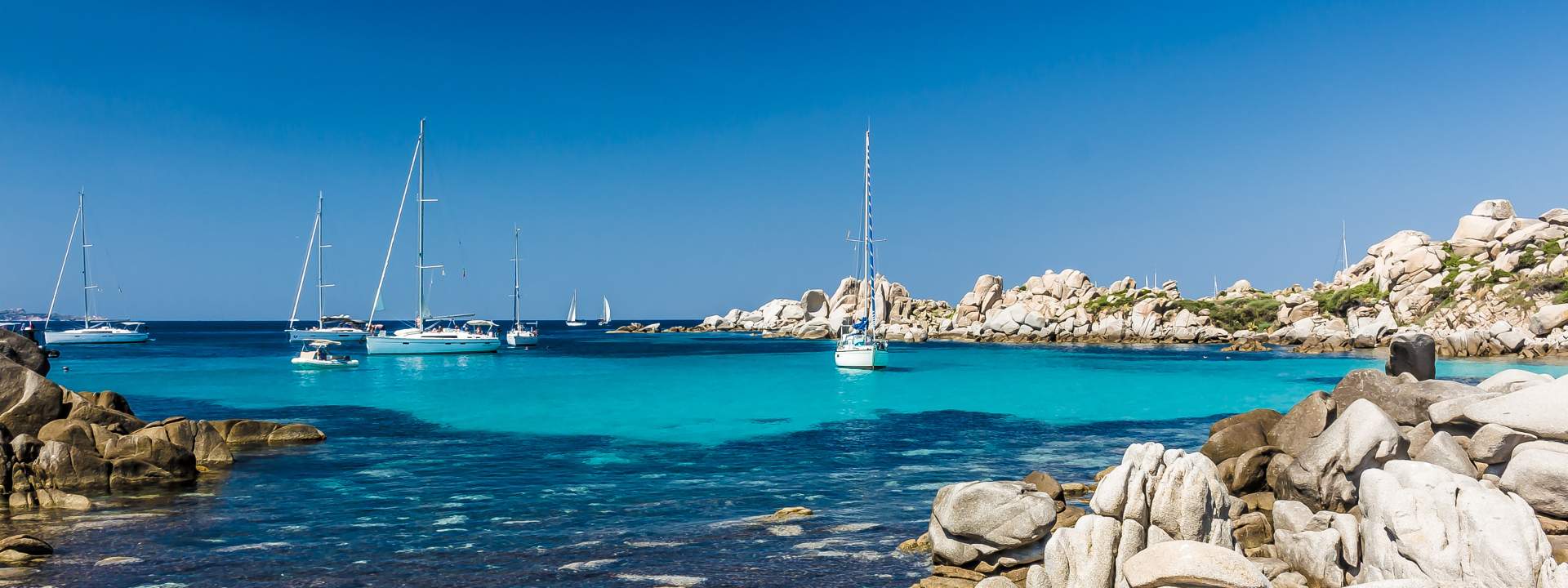 The most beautiful anchorages of Corsica & Sardinia by catamaran