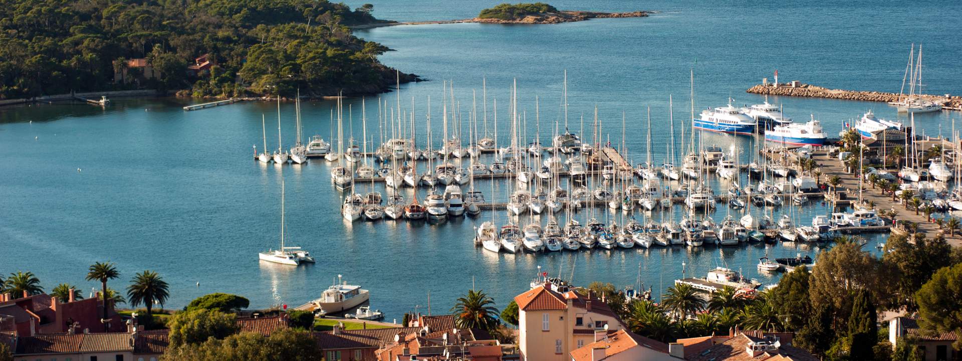 Apprenez la voile en catamaran sur la Côte d'Azur