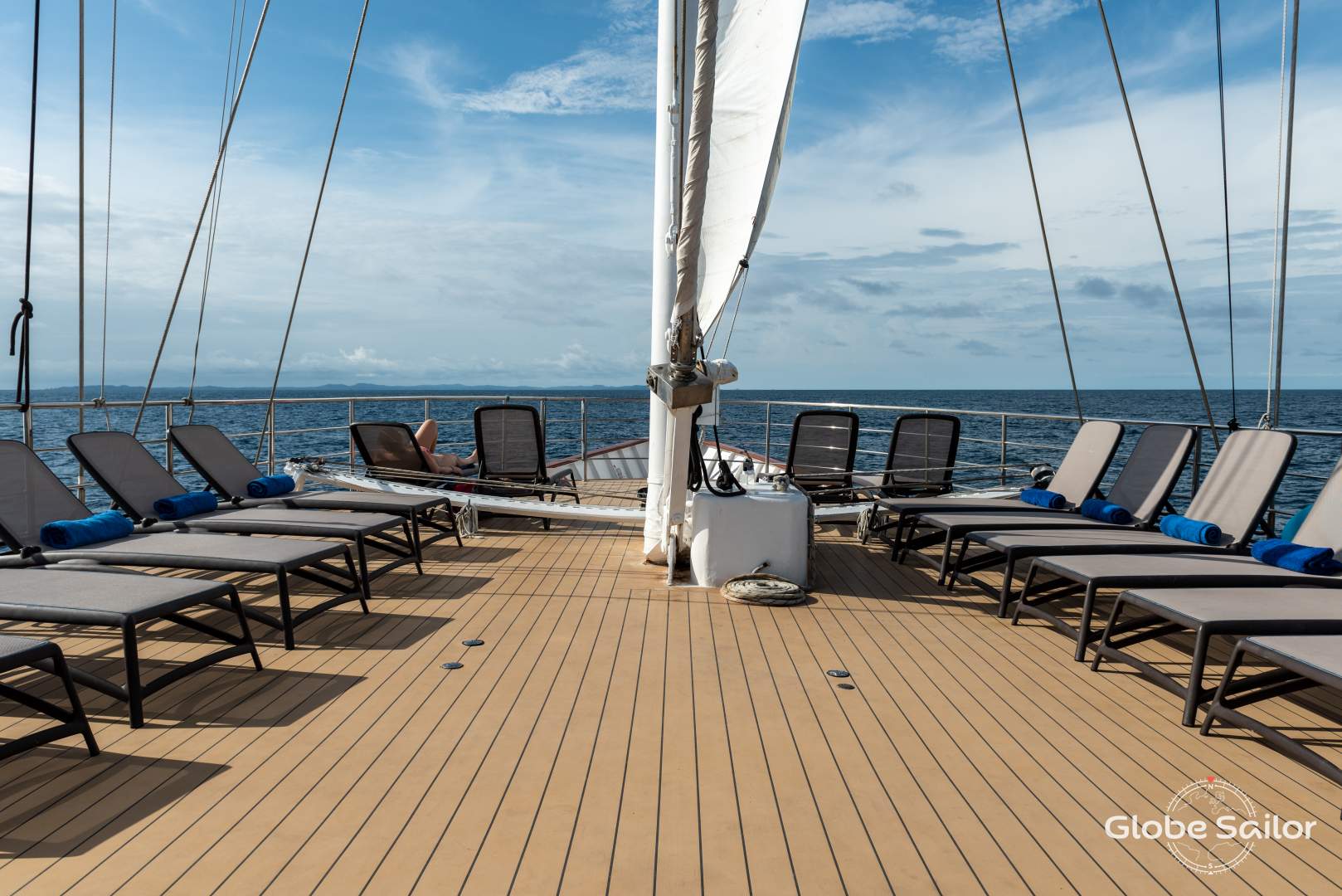 An ideal sun deck for observing the coast!