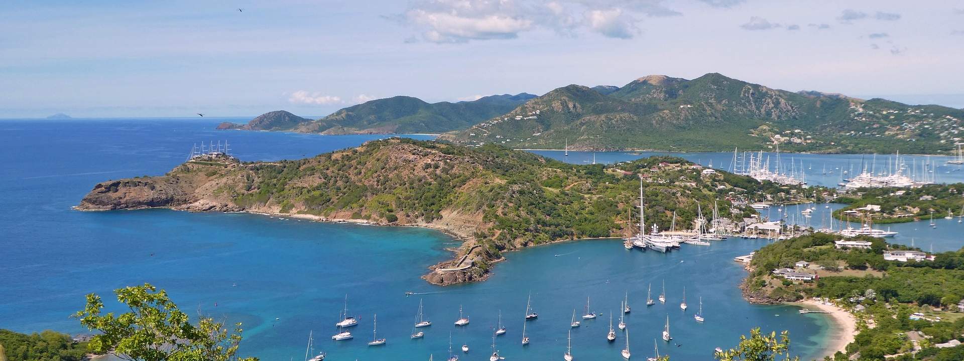 Las islas más bellas del Caribe a bordo de un barco excepcional