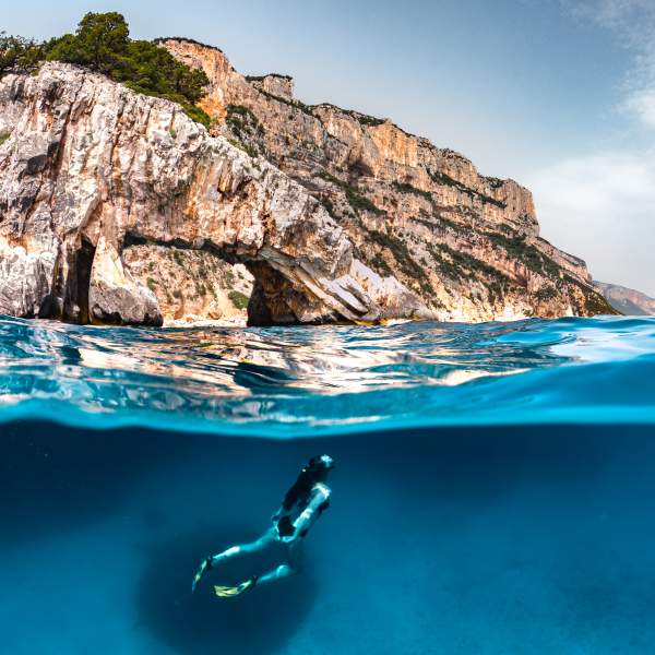 Let yourself be tempted by a snorkeling session