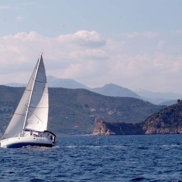 Photo Kreuzfahrt auf einem Segelboot in Sardinien