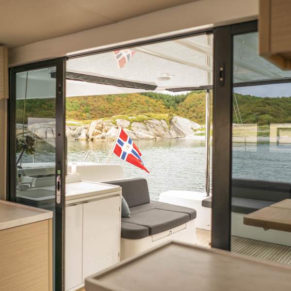 Photo Explore Norway on a catamaran