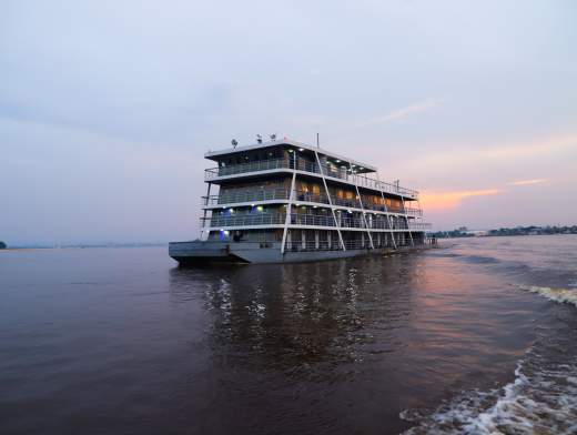 Safari-Kreuzfahrt auf dem Fluss Kongo