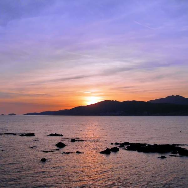Le isole Sanguinarie con un bel tramonto
