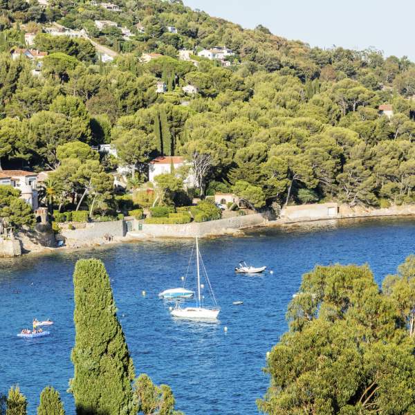 Photo Learn to sail and improve your skills on the French Riviera