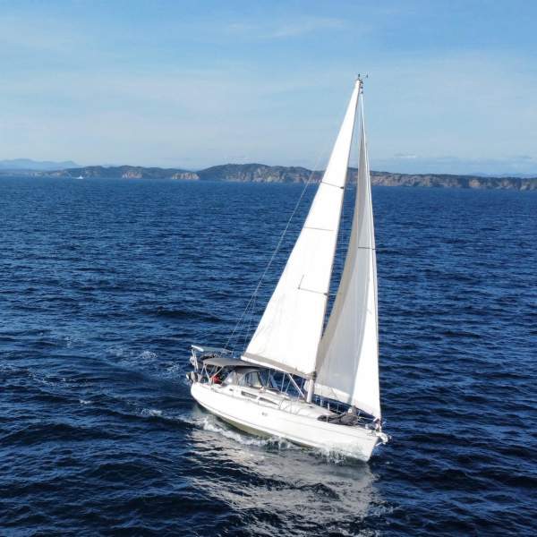Photo Learn to sail and improve your skills on the French Riviera