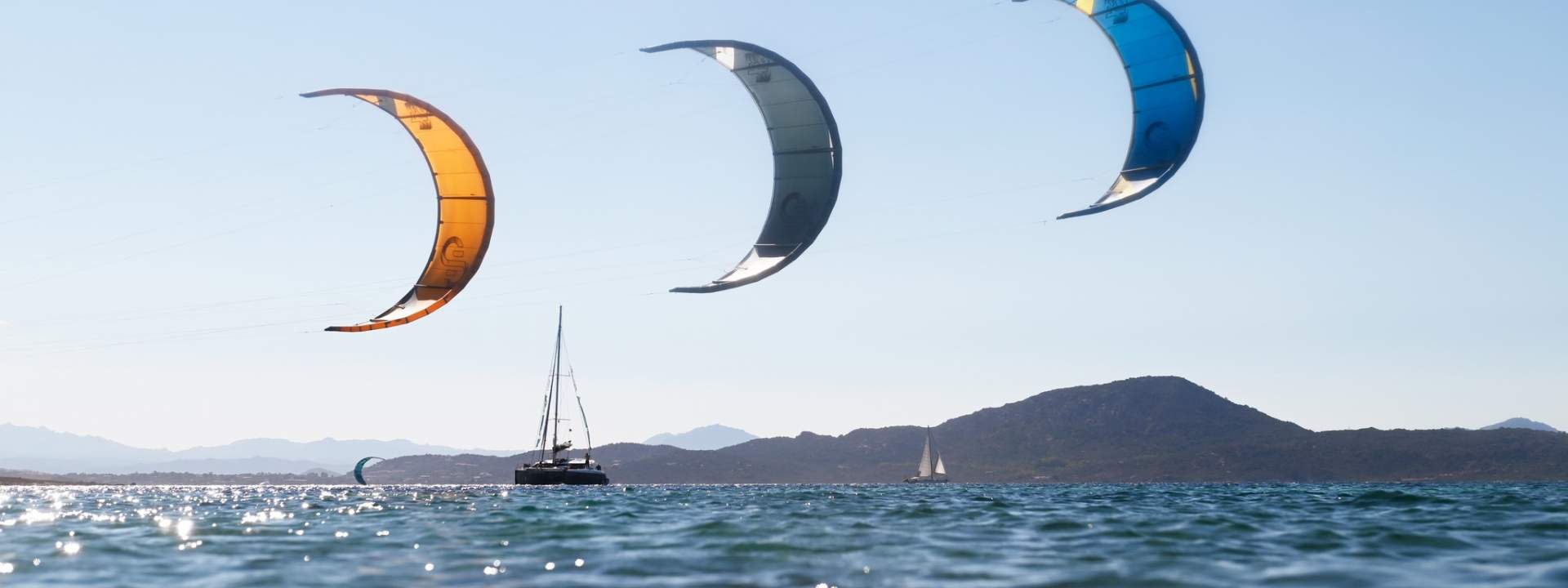 Explore Sardinia and discover the best kitesurfing spots!