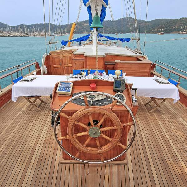 Complete comfort on board and easy access to the sea