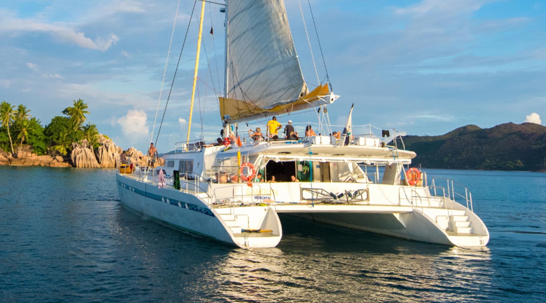 catamaran cruise seychelles
