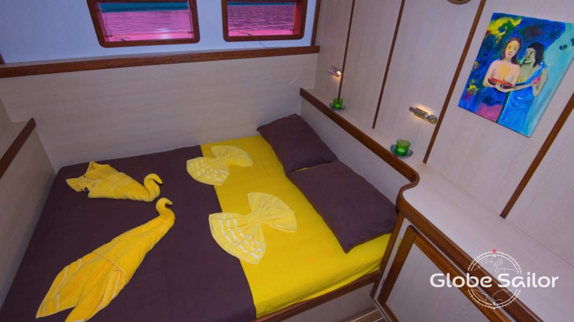 Double cabin with private bathroom