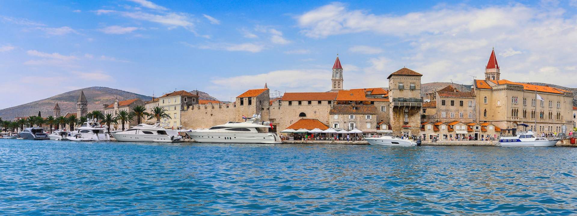 Explorez les îles croates à bord d'un catamaran privatisée