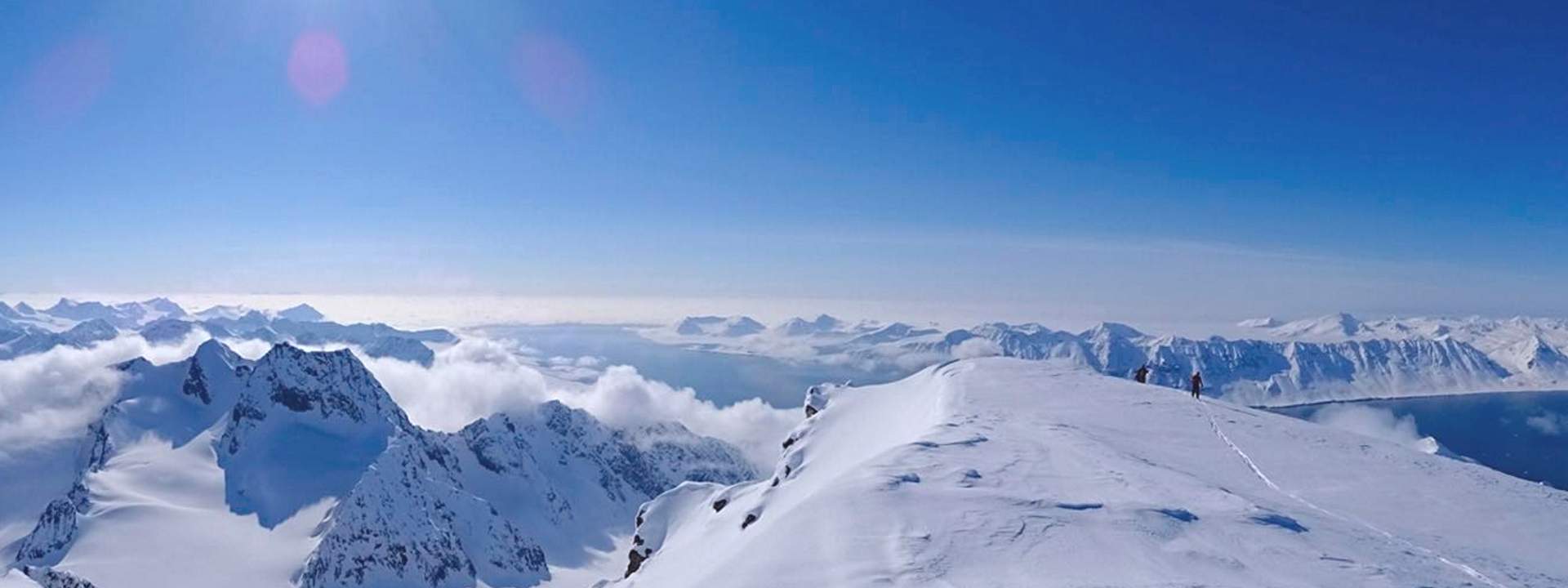 Navegad a Spitzberg para admirar las montañas nevadas del archipiélago