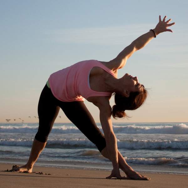 Séance de Yoga au coucher de soleil