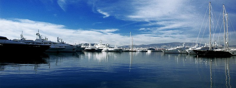 Luxury Yacht charter Flisvos Marina