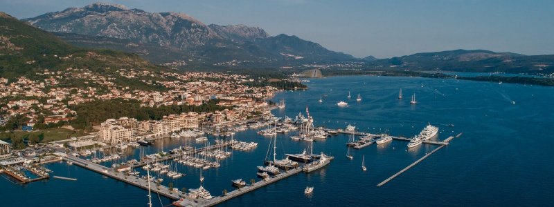 Yachtcharter Hafen von Montenegro