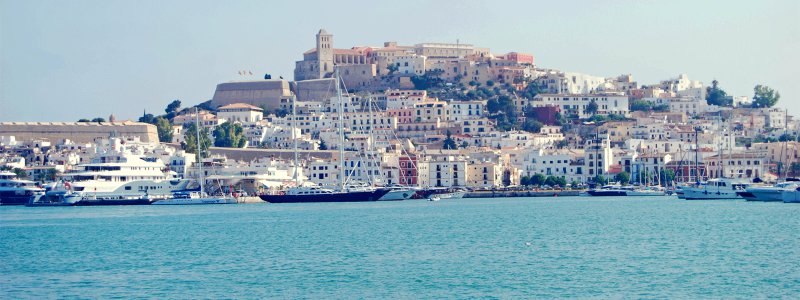 Alquiler barco Club Náutico de Ibiza